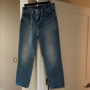 GAP Women’s Straight Leg Blue Jeans